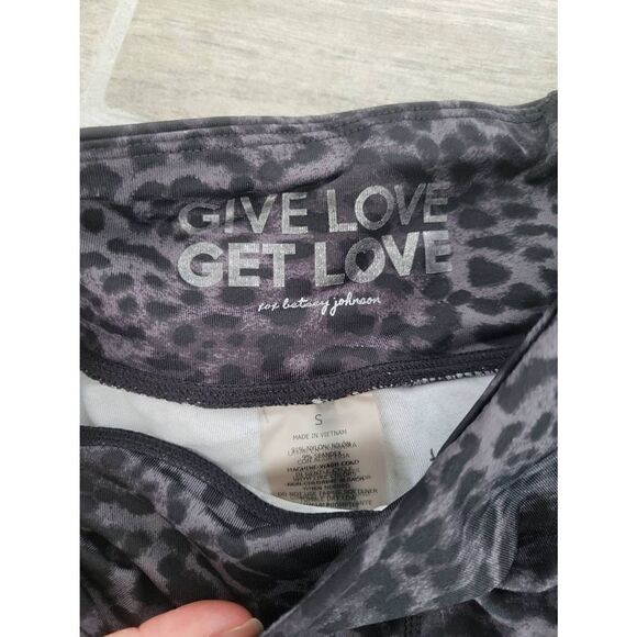 Give Love Get Love For Betsey Johnson Leopard Cheetah Animal Print Workout Leggi - Picture 7 of 7